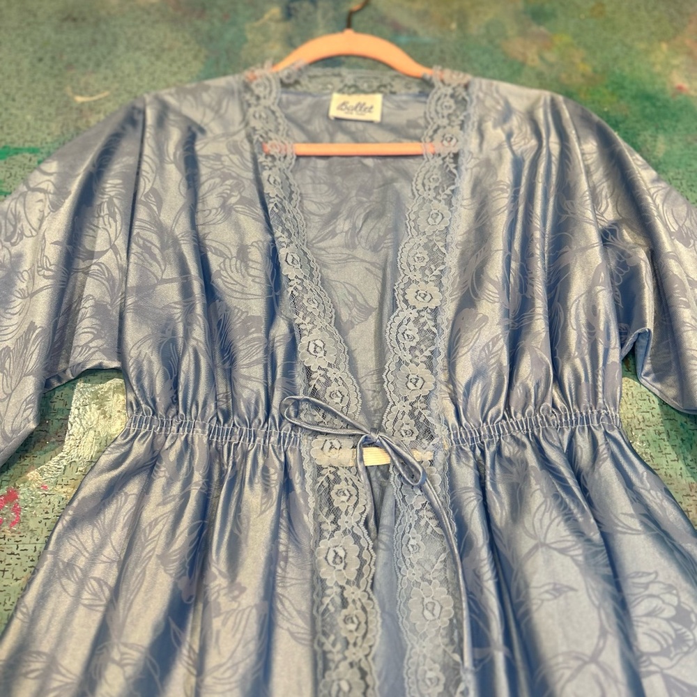 Vintage Blue Robe - Picture 7 of 12